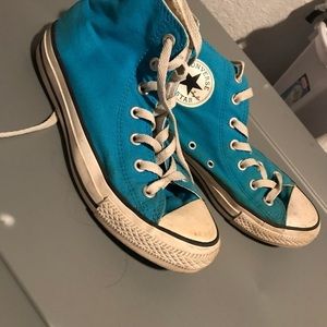 Aqua converse